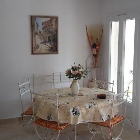 Holiday home Joli Les Palmiers Iii *