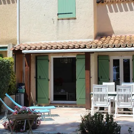 Joli Les Palmiers Iii Holiday home *